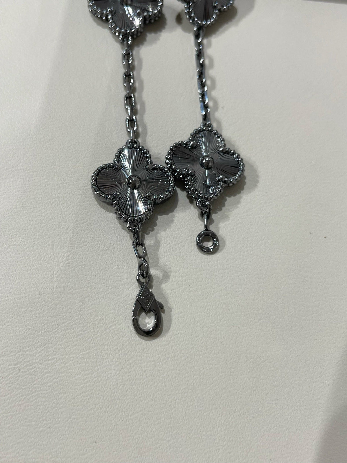 Van Cleef & Arpels CLOVER 5 MOTIF BLACK BRACELET
